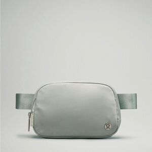 NWT LULULEMON EVERYWHERE BELT BAG 
JADE GREY